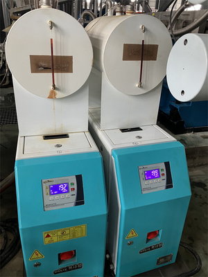สีฟ้าและขาว นุ่มนวล PT 3/8 เครื่องควบคุมอุณหภูมิสั้นแบบ Mold ด้วยธาตุเย็นท่อทองแดง