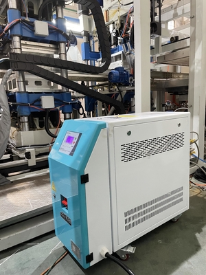 ประเภทน้ำมัน 380V 50Hz ตัวควบคุมอุณหภูมิแม่พิมพ์สำหรับการผลิตชิ้นส่วนพลาสติก