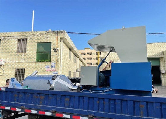 เครื่องหั่นย่อยพลาสติก Granulator Granulator สีเทากลางความเร็วสูง