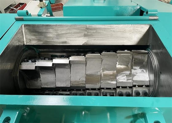 SKD-11 Granulator ความเร็วสูง 3.75KW เครื่องบดย่อยพลาสติกสำหรับการตัดข้อบกพร่อง