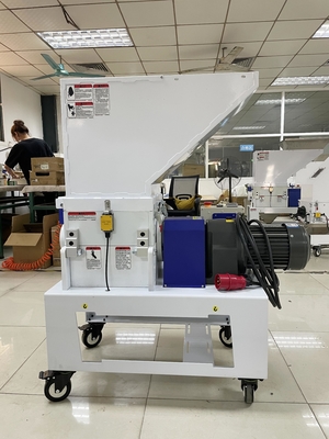 เครื่องบดย่อยเครื่องบดย่อยพลาสติกอุตสาหกรรมความเร็วต่ำ OG-2LS สำหรับข้อบกพร่องของ Sprues