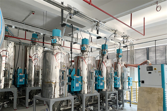 ความจุ ระบบอาหารจากพลาสติก พร้อม PLC การควบคุมระยะไกล ความจุ 500-2000 กิโลกรัม